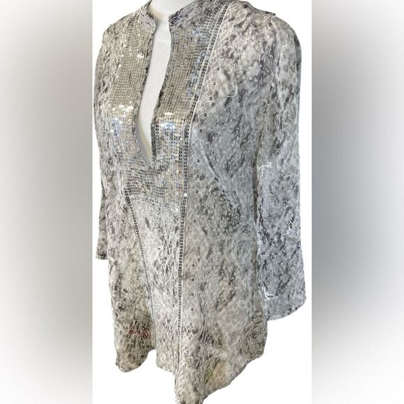 Chico’s Sheer with Sequins Gray and White Tunic Chico's Size 0 - Picture 7 of 15